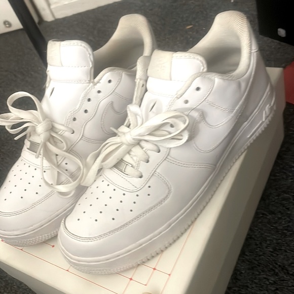 Air Force 1’s White Size 11.5 - Picture 1 of 4